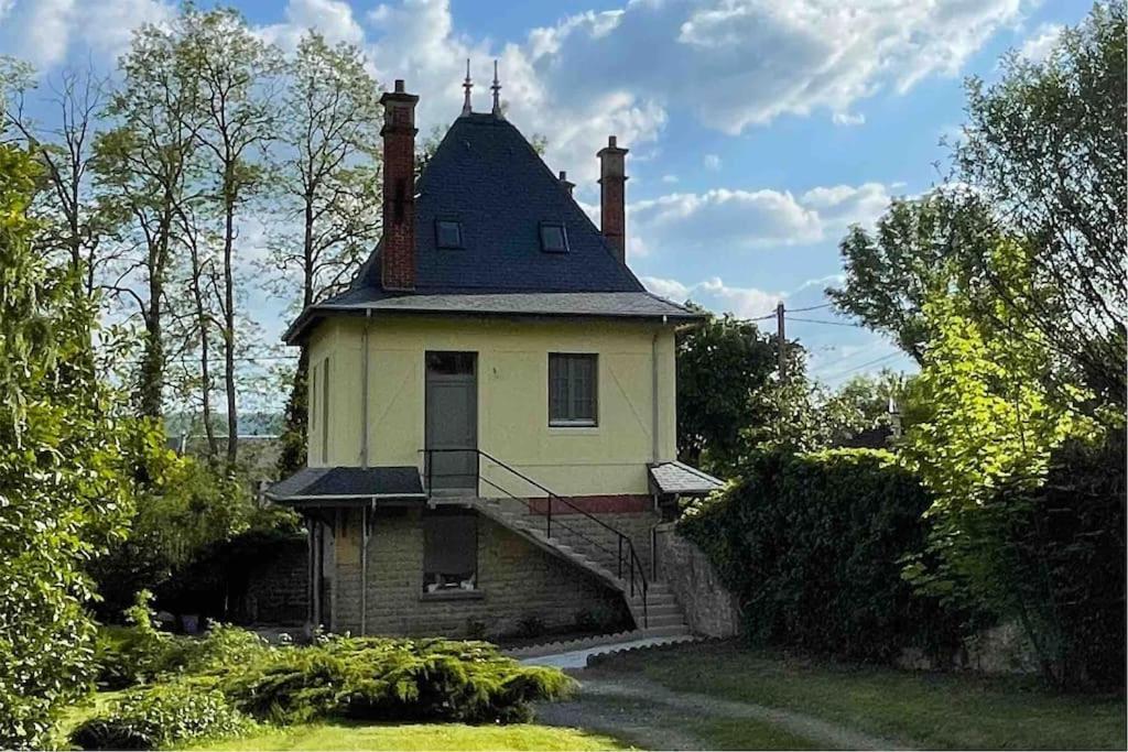 Maison Independante La Quietas Sur Les Hauteurs De Sedan Villa Exterior foto